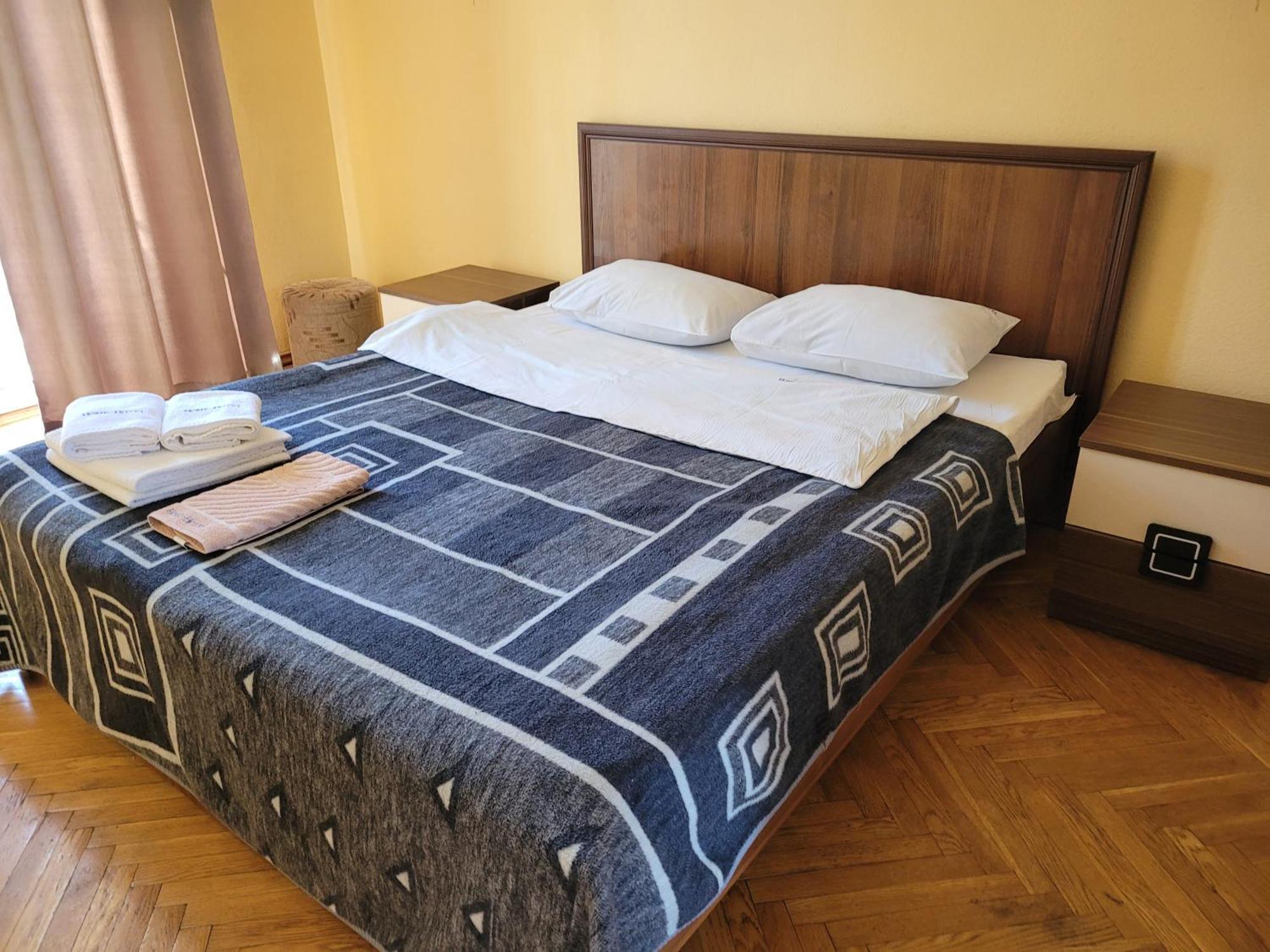 Home Hotel Apartments On Khreshchatyk Area Kyiv Exterior photo