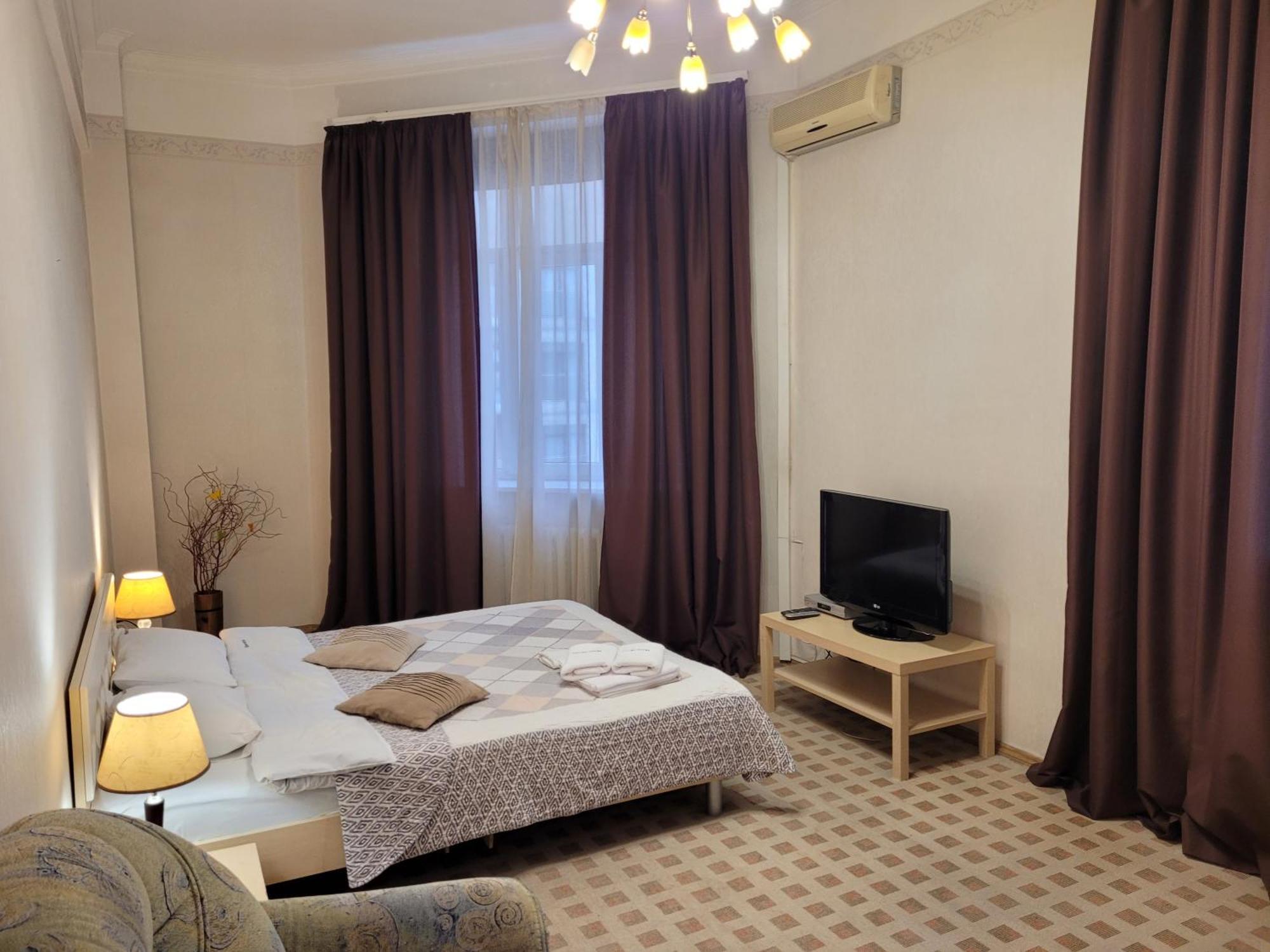 Home Hotel Apartments On Khreshchatyk Area Kyiv Exterior photo