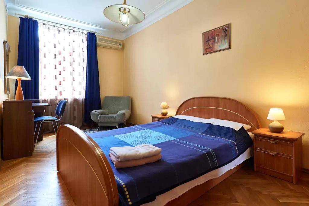 Home Hotel Apartments On Khreshchatyk Area Kyiv Exterior photo