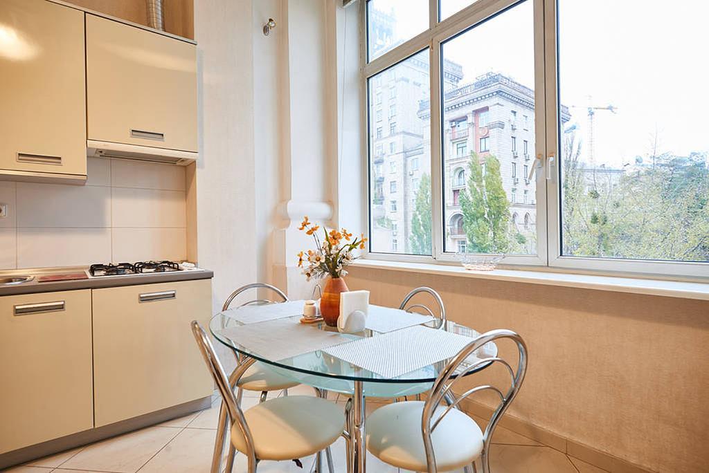 Home Hotel Apartments On Khreshchatyk Area Kyiv Exterior photo