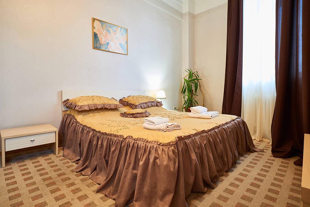 Home Hotel Apartments On Khreshchatyk Area Kyiv Exterior photo