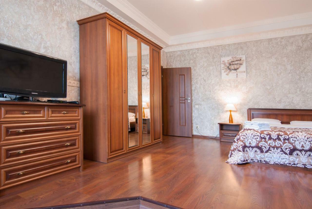 Home Hotel Apartments On Khreshchatyk Area Kyiv Exterior photo